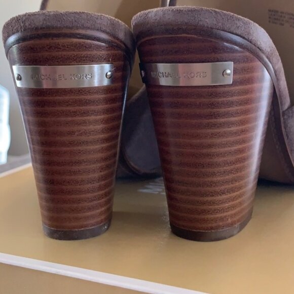 Michael Kors || "Louise" Suede Mules - Picture 3 of 6